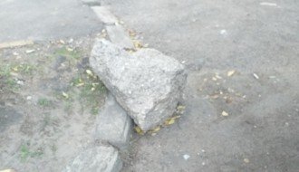 Rezervisanje i obeležavanje parking mesta "stenčinama" (Ulice Pavla Štosa)