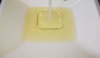 Mole se nadležni da reše problem žute i zagađenje pijaće vode
