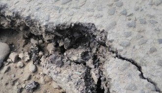 Udarni "krater" kod škole u Tavankutu