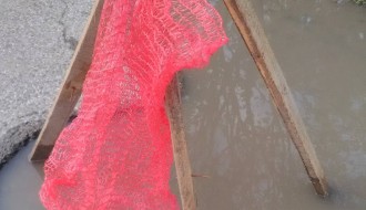 Udarni "krater" kod škole u Tavankutu