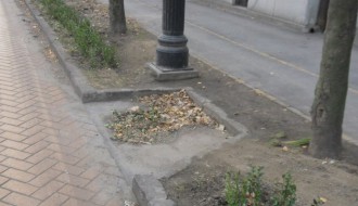 Ponovo zatrpan kanalizacioni otvor u Braće Radića 32