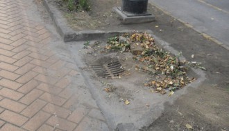 Ponovo zatrpan kanalizacioni otvor u Braće Radića 32