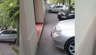 Parkiranje kod picerije Denis