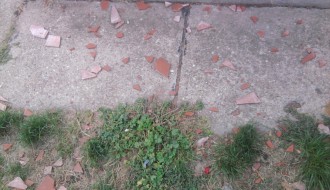 Opasna fasada na zgradi u A.M. Tita 18