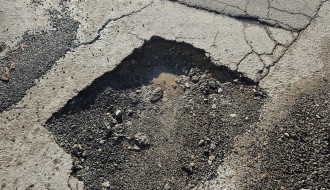 Katastrofalna sanacija rupe na uglu Kolubarske i Dinka Šimunovića