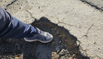 Katastrofalna sanacija rupe na uglu Kolubarske i Dinka Šimunovića