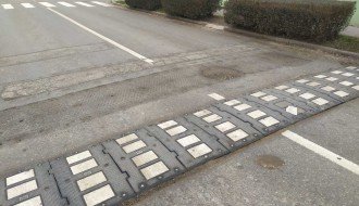 Udarna rupa u ulici Evgenija Kumičića