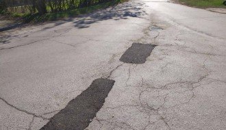 Udarna rupa u ulici Luke Sučića