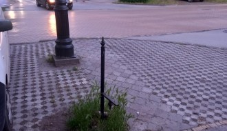 Nedostaje kanta za smeće na uglu Ulica braće Radić i Kumičićeve