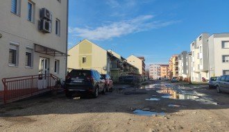 Bare i blato u novoizgrađenom naselju u Kireškoj ulici (300 metara)