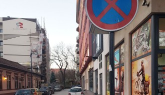 Da li će nepropisno parkirana policija biti kažnjena?