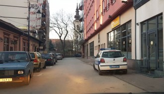 Da li će nepropisno parkirana policija biti kažnjena?