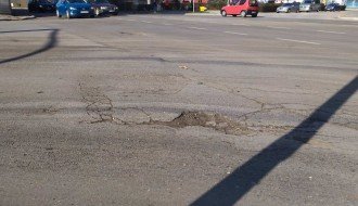 Rupa na putu na najfrekventnijoj raskrsnici (kod Nove opštine)
