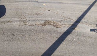 Rupa na putu na najfrekventnijoj raskrsnici (kod Nove opštine)