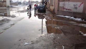 Pešačka i biciklistička staza pod vodom