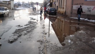 Pešačka i biciklistička staza pod vodom