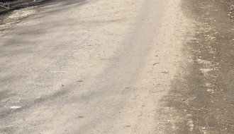 Novoizgrađenu biciklističku stazu na obali Palićkog jezera koriste automobili