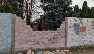 Raspada se ograda od vrtića "Pinokio"