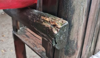 Dečje igralište u Velikom Radanovcu u katastrofalnom stanju