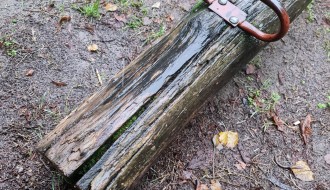 Dečje igralište u Velikom Radanovcu u katastrofalnom stanju