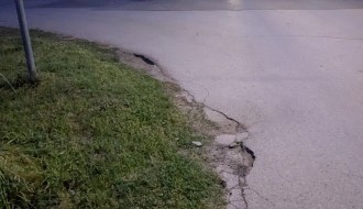 Udarna rupa na skretanju iz Josipa Kolumba u Dubrovačku (Palić)