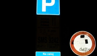 Naplaćivanje parkinga u našem dvorištu (Trg Jakaba i Komora)