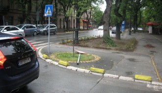 Vertikalni znak u ležećem položaju