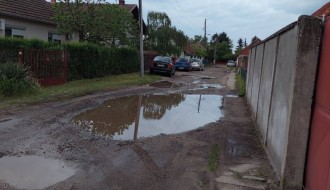 Neprohodna ulica nakon padavina (Zorka)