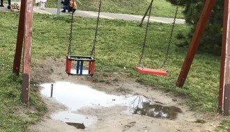 Opasan spust sa tobogana na igralištu na Prozivci