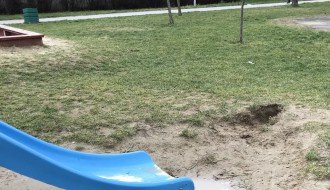 Opasan spust sa tobogana na igralištu na Prozivci