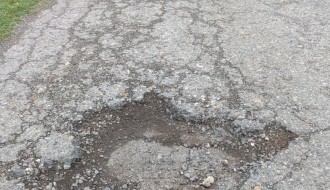 Udarne rupe u ulici Lajoša Košuta