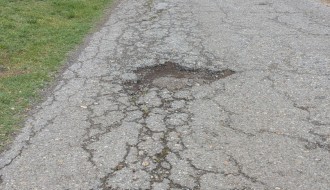 Udarne rupe u ulici Lajoša Košuta