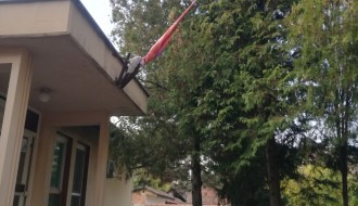 Neugledna državna zastava na ambulati u Donjem Tavanktu