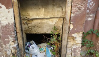 Smeće i nedostatak korpi za otpatke u centru grada