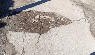 Krater na putu (Vrbaška ulica)