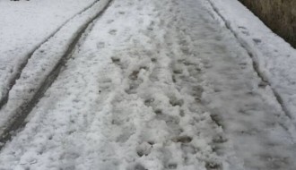Čiscenje trotoara od snega i bljuzgavice