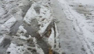 Čiscenje trotoara od snega i bljuzgavice