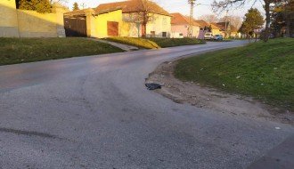 Oštećenja kolovoza u Mačvanskoj ulici