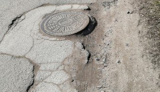 Problemi sa asfaltom u Vrbaskoj ulici