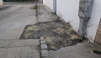 Loša i neprikladna popravka kolovoza i pešačke staze