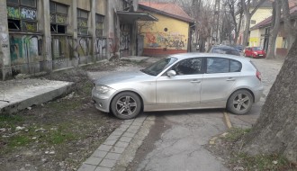 Uklanjanje "paukom" nepropisno parkiranih vozila