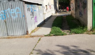 Zelena površina kod parkinga?