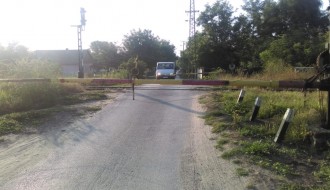 Rampa se spušta 10 minuta pre prolaska voza (Kozaračka ulica)