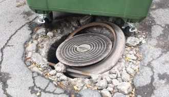 Šahta na uglu A.M.Tita i Petra Lekovića