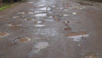 Jasenovačka uica prepuna udarnih rupa