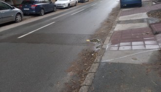 Parkiranje automobila na uglu Šolohove i Kumičićeve ulice