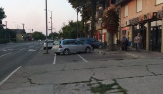 Parking na biciklističkoj stazi?!