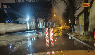 Rupa u Arsenija Čarnojevića, kod raskrsnice sa Ulicom Bore Stankovića