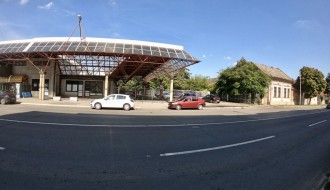 Isprekidana linija kod glavne autobuske?