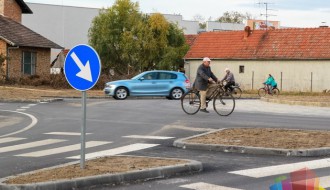 Kružni tok na Makovoj sedmici - problem sa trotoarom i biciklističkom